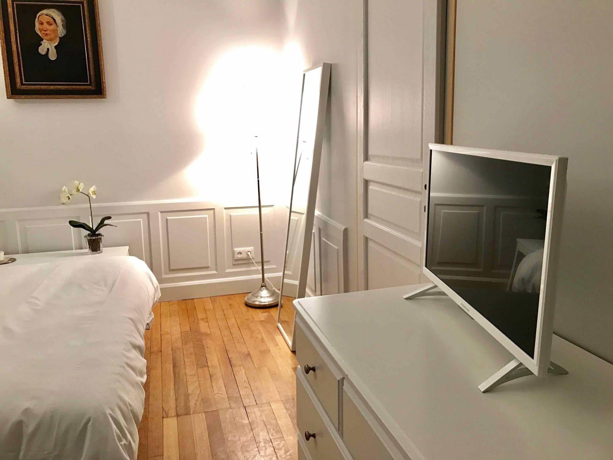 Villa Clement Appart'Hotel Санс Екстер'єр фото